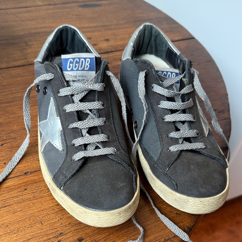 Authentic Golden Goose Black and Silver Sneakers like new - Picture 7 of 9